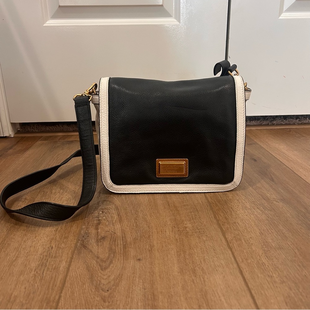 Marc Jacobs Black and Cream Crossbody Bag